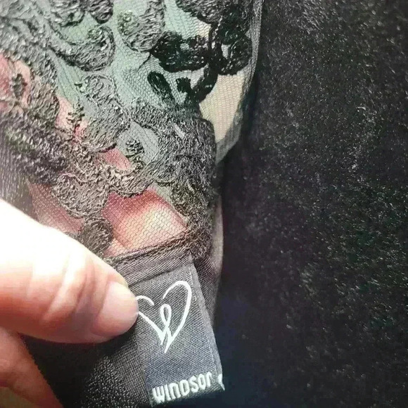 Windosr black dress - Picture 8 of 8